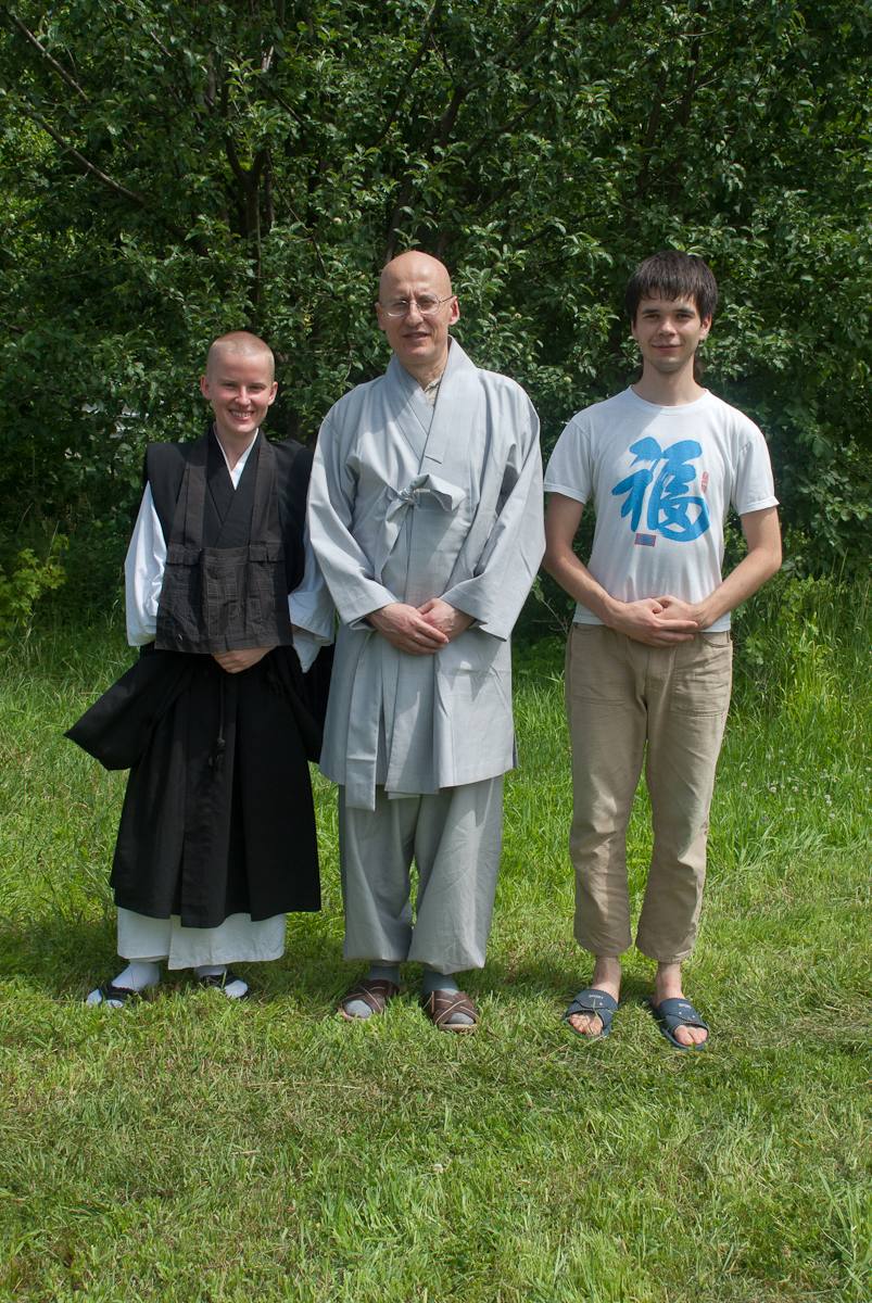Pul-Tho practitioners during a group practice before 2014